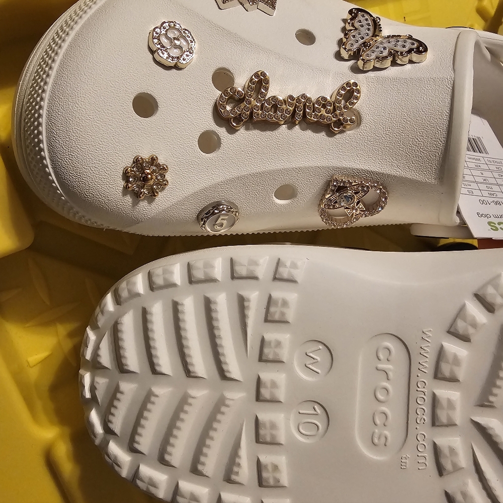 💛Elevate Your Comfort! Classic White Baya Platform Crocs!💛 - Picture 3 of 9